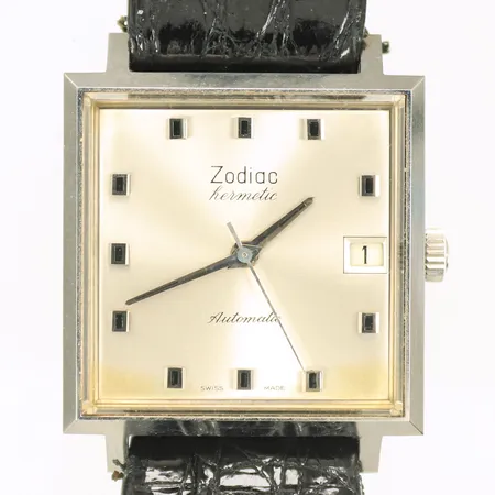 Herrur Zodiac Hermetic Automatic, 30x30mm, #1608709, trög krona, missfärgad urtavla vid 5 och 7. testad under 24-timmar och håller inte tiden.   