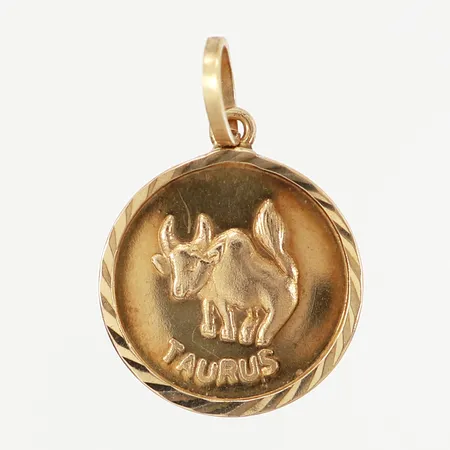 Hänge med stjärntecken Oxe samt text "Good luck" på baksidan, Ø16mm, 18K Vikt: 1,8 g