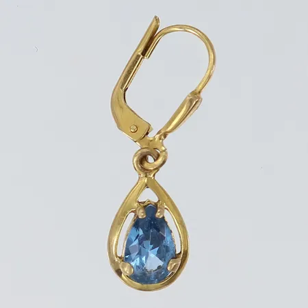 Udda örhänge med sten, 8K. Vikt: 0,9 g