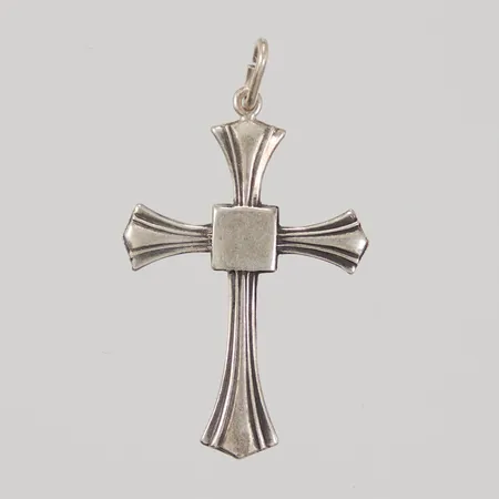Hänge kors, längd inklusive ögla 42mm, bredd 24mm, öppen ögla, Silver Vikt: 2,2 g