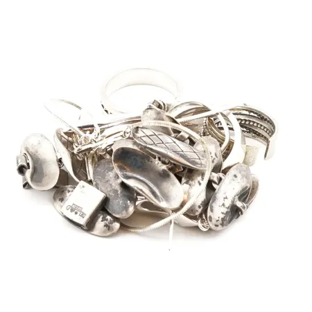 Diverse silversmycken, 925/1000 Vikt: 57,4 g