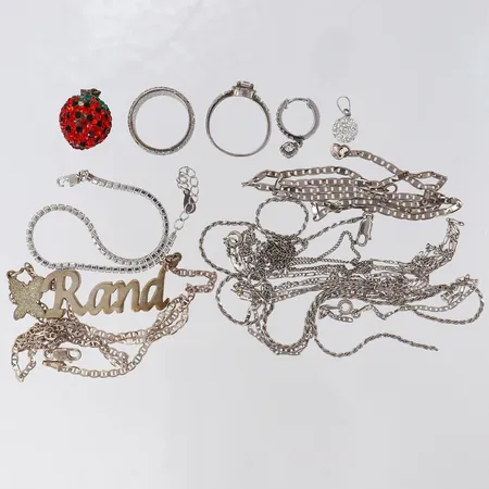 Silverskrot, defekt, Silver 830-925/1000.  Vikt: 38,1 g