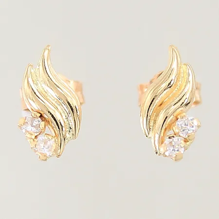 Ett par örhängen med vita stenar, 12x5mm, omaka snurrebussar, 18K  Vikt: 0,9 g