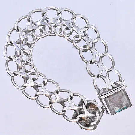 Armband X-länk längd 20 cm, bredd 20 mm, saknar en säkerhetsåtta, silver 830/1000. Vikt: 39,7 g