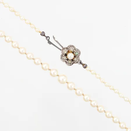 Pärlcollier odlade sötvattenspärlor Ø2,5-5,5mm längd: 53cm, lås i silver 830/1000, bruttovikt: 8,7 gram Vikt: 0 g