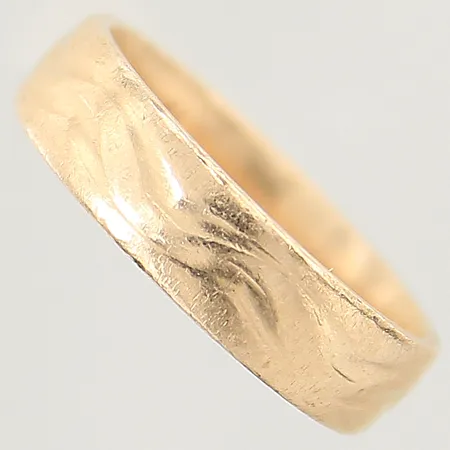 Ring mönstrad, stl: 17, bredd: 4,5mm, gravyr, Schalins, 18K  Vikt: 5,4 g