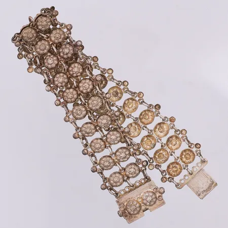 Armband 19cm, bredd 22mm, importstämpel, 830/1000 silver Vikt: 15,5 g