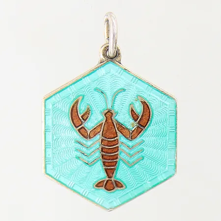 Hänge, skorpion med emaljdetaljer, David Andersen, 28x20mm, Norge, emalj med slitage vid kanter, silver 925/1000 Vikt: 4,1 g