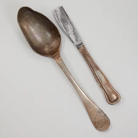 1 Kniv, 1 Sked, defekta, av, silver 830/1000, Bruttovikt: 136,2g.