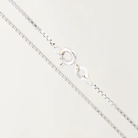 Kedja Venezia, längd 42,5cm, bredd 1mm, vitguld, bucklig, 18K  Vikt: 3,9 g