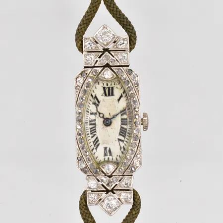 Damur, art deco sannolikt 1930-tal, platina med olikslipade diamanter  ca 0,40ctv, textilband, går ej, kronan ej vridbar, platina 950/1000  