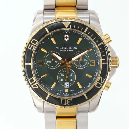 Herrur Victorinox Maverick Chrono 2-blue, stål, quartz, Ø43mm, ref-nr: 241693, serie-nr: 150918721, kronograf, datum, justerbar stållänk, behov av batteribyte, repig, kort länk, inga övriga tillbehör. 