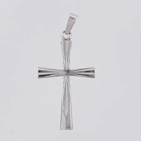 Hänge längd ca 39mm, bredd ca 19mm, 835/1000 silver Vikt: 2,1 g