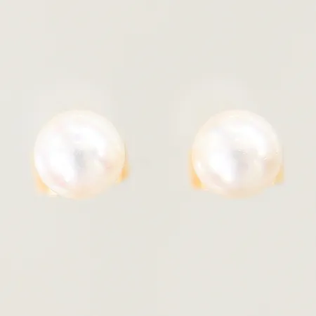 Ett par örhängen med odlade pärlor, Ø6,2mm, 18K  Vikt: 1,5 g