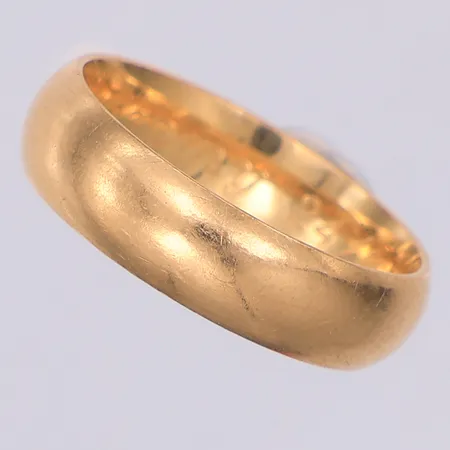 Ring slät stl 16½, gravyr, 18K Vikt: 4,8 g