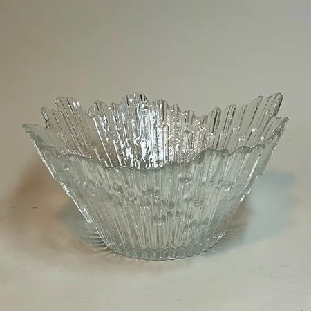 Glasskål Humppila av Tauno Wirkkala, Norrsken höjd 17cm Skickas med paket.