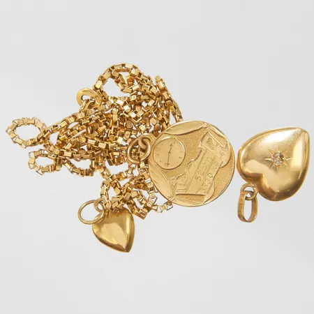 Diverse guld defekta, gravyrer, 18K Vikt: 8,7 g