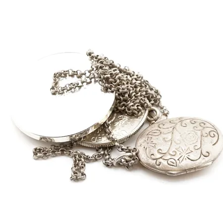 Diverse silver, minst 925/1000 Vikt: 67,8 g