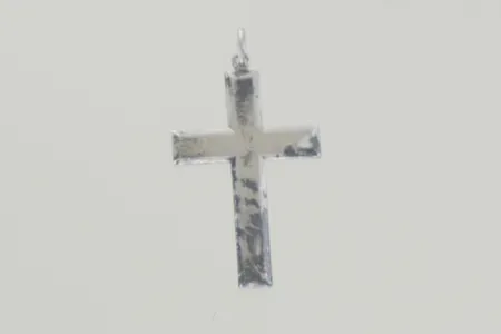 Hänge kors, längd 3,5 cm bredd 2 cm graverad silver 830/1000 Vikt: 2,8 g