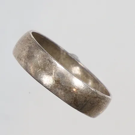 Ring slät stl 17½ bredd 5mm HSG (Hedbergs guld) Dalsjöfors silver 925/1000 Vikt: 1,4 g