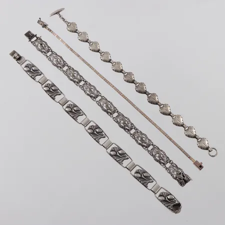 Armband 4 st silver bla Kaplans,längd ca 19 cm. Vikt: 39 g