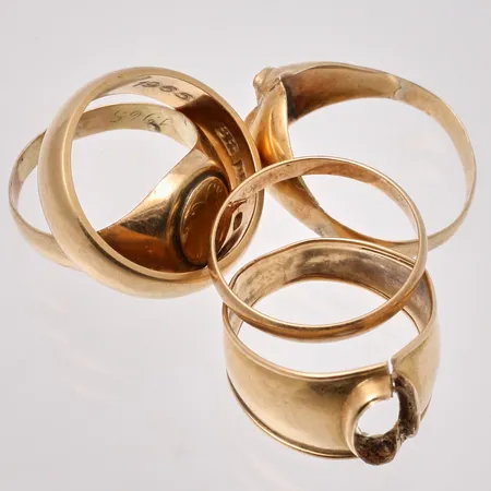 Diverse defekt guld, 18K vikt 13,36g.