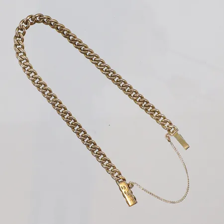 Armband Pansar 18cm bredd 4mm, säkerhetskedja, stämplad H.J, troligen finska stämplar 14K Vikt: 13,1 g