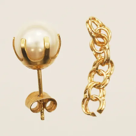 Udda örhänge, guldbit, 18K Vikt: 1,4 g