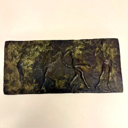 Relief, dansande kvinnor, signerad Arvid Knöppel 1929, 14x29,5cm, ärgad koppar