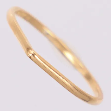 Ring stl:19½, bredd 1,5mm, Guldfynd år 1984, 18K  Vikt: 1,5 g