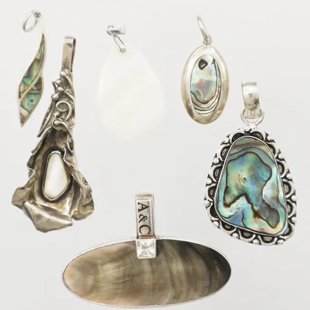 Sex hängen med stenar, längd ca 30-55mm, bredd ca 7-50mm, 925/1000 silver  Vikt: 34,8 g