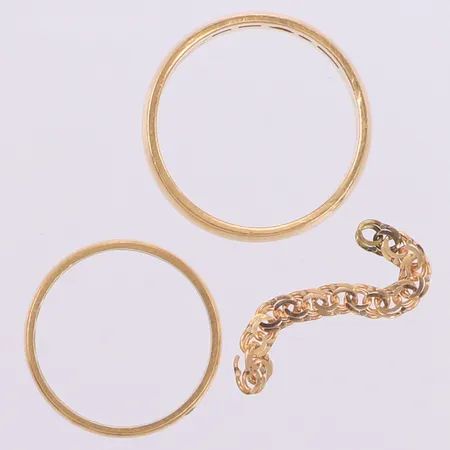 Diverse guld, gravyr, defekt, 18K  Vikt: 11 g