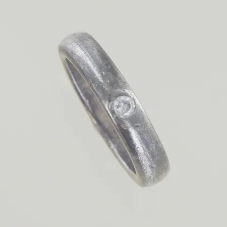 Ring med sten, Ø 19 mm, bredd 4,5 mm, silver 925/1000 Vikt: 7,1 g