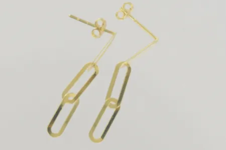 Ett par örhängen, längd 2,5 cm, 18K Vikt: 0,4 g