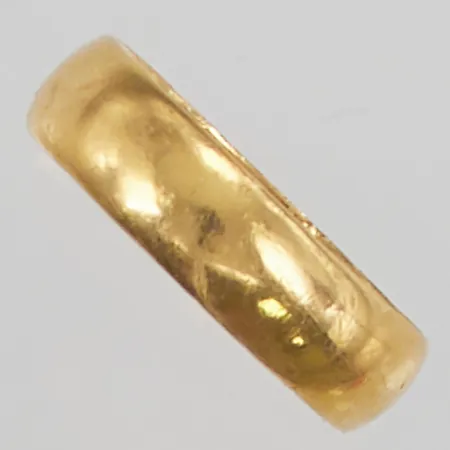 Ring skev, gravyr, 23K 6,2g.