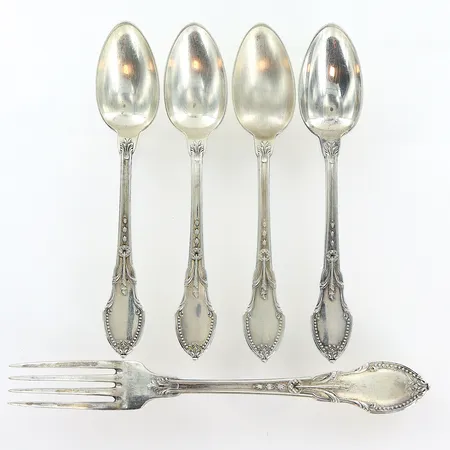 Dessertskedar 4st, 152mm, gravyr, matgaffel 185mm, gravyr, stämpel Ungern-Österike, silver 800/1000 Vikt: 201,9 g