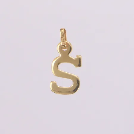Hänge bokstav S, längd 15,5mm inklusive ögla, bredd 7mm, GHA, 18K Vikt: 0,4 g