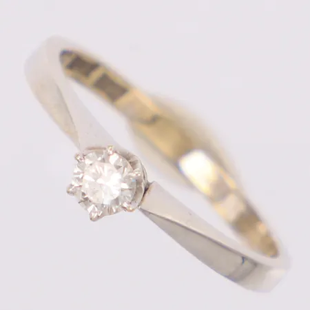Ring diamant ca 0,12ct stl:17,  bredd 4mm,  Heribert Engelbert AB Stigbert Stockholm år 1974, vitguld, 18K  Vikt: 2,4 g