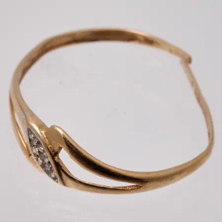 Defekt guld, 18K vikt 0,66g.