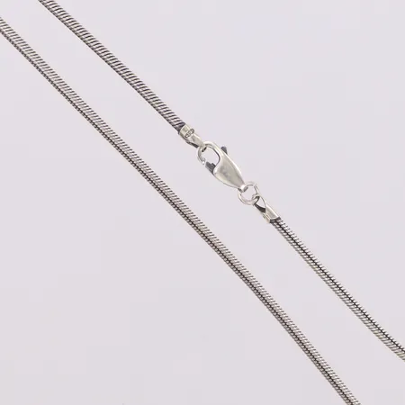 Kedja, Ormlänk, längd 42cm, bred 1,9mm, lätta bucklor,  925/1000 silver Vikt: 11,4 g