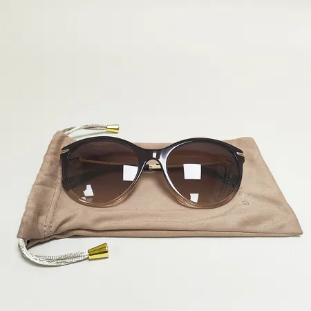 Solglasögon BVLGARI, modellnr: OBS8210B 54501355, pouch, kvitto kopia från Paris 2022, inga övriga tillbehör. Vikt: 0 g