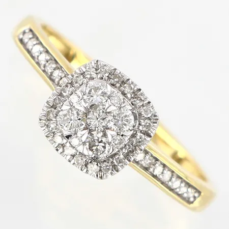 Ring Guldfynd diamanter 43st totalt 0,25ctv WP stl:16½, bredd 2-7mm, ask, nyskick, 18K. Vikt: 1,8 g