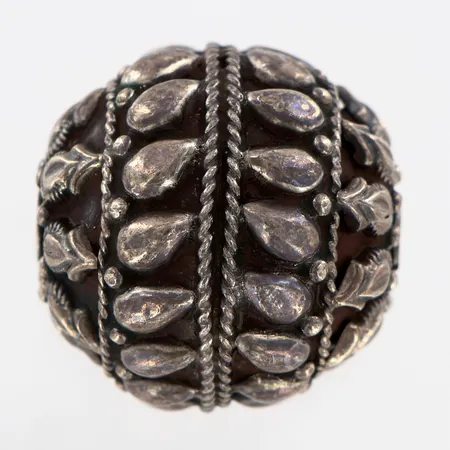 Hänge kula med mönster Ø25mm, silver.  Vikt: 16,7 g