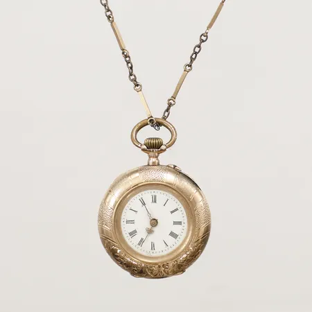 Mormorsur, boett i 14K, manuell, Ø29,5mm, boettnummer 19703, innerboett i metall, gravyr, klockkedja i oädel metall