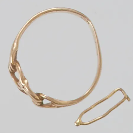 Diverse guld, defekt, 18K 2,8g.