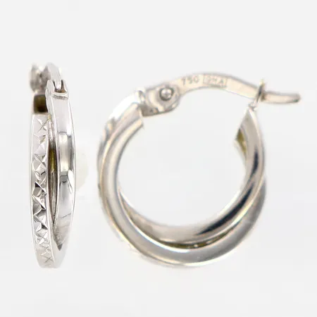 Ett par örhängen 13x15mm, breddK 4mm, vitguld GHA 18K  Vikt: 1,5 g