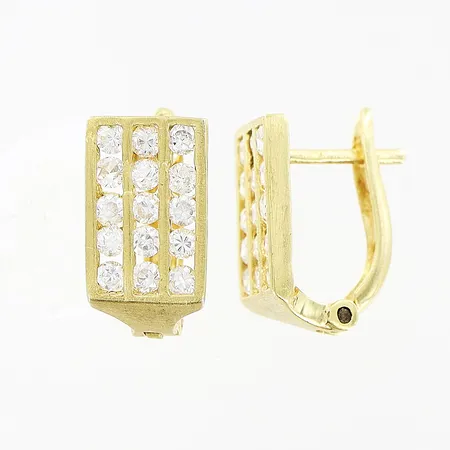 Ett par örhängen, vita stenar, 8x12mm, stenar lösa i infattning, 14K Vikt: 3,8 g