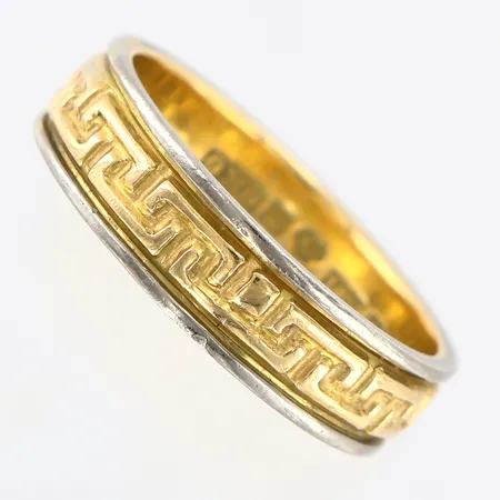 Ring tvåfärgad mönsterdekor, stl:20¼ bredd:6mm, gravyr, 18K Vikt: 8,2 g