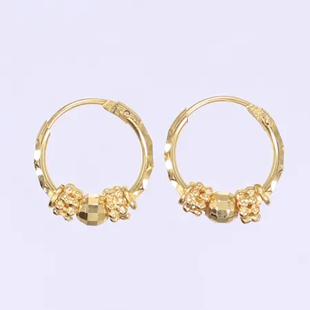 Ett par örhängen creoler Ø14mm, bredd 4mm, 18K Vikt: 2,3 g