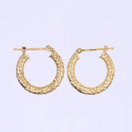 Ett par örhängen creoler Ø13mm, bredd 3mm, 18K  Vikt: 2,8 g